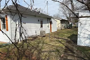 313 S Future St, Marion, IL 62959 - Photo 4