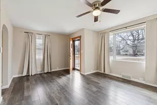 3808 15th Street B, Moline, IL 61265 - Photo 6