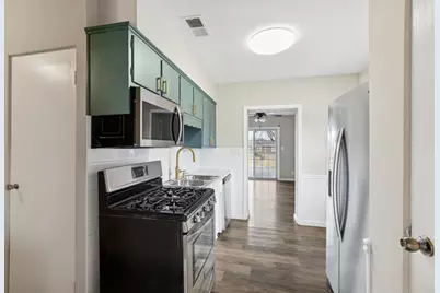 3808 15th Street B, Moline, IL 61265 - Photo 10