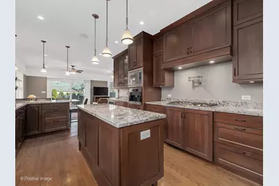 333 Kenmore Avenue, Elmhurst, IL 60126 - Photo 8