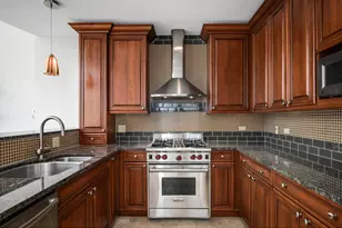 150 W Superior St, Chicago, IL 60610 - Photo 8