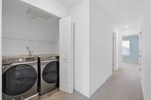 217 Goldenrod Dr, Elgin, IL 60124 - Photo 22