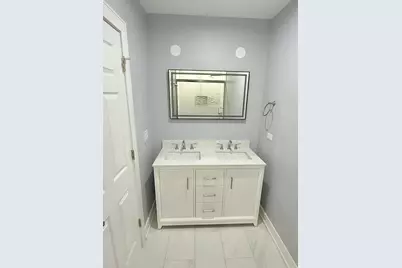 4907 W Walton Street #2, Chicago, IL 60651 - Photo 14