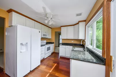 671 Coral Avenue, Bartlett, IL 60103 - Photo 6