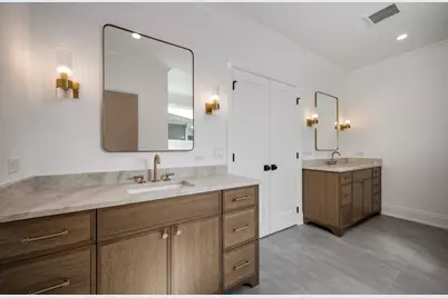 2205 W Huron Street, Chicago, IL 60612 - Photo 26