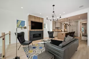 2205 W Huron St, Chicago, IL 60612 - Photo 12