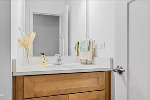 1218 Gillespie Ln, Yorkville, IL 60560 - Photo 8