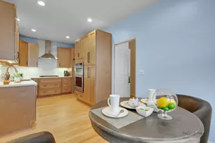 8 Ashford Ct, Lincolnshire, IL 60069 - Photo 10