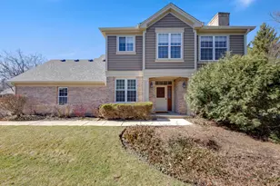 8 Ashford Ct, Lincolnshire, IL 60069 - Photo 1