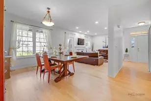 8 Ashford Ct, Lincolnshire, IL 60069 - Photo 6