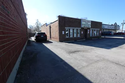 6737 W 95th Street, Oak Lawn, IL 60453 - Photo 1
