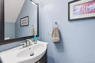 1015 Reserve Dr, Elgin, IL 60124 - Photo 14