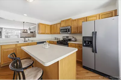 1015 Reserve Drive, Elgin, IL 60124 - Photo 10