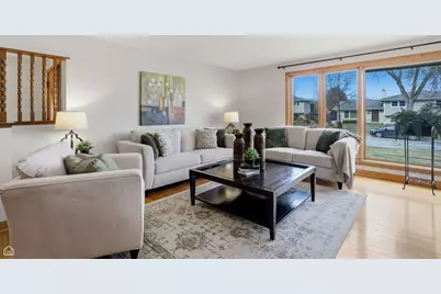 701 Preston Lane, Schaumburg, IL 60193 - Photo 4