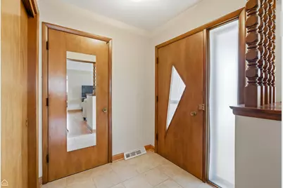 701 Preston Lane, Schaumburg, IL 60193 - Photo 2