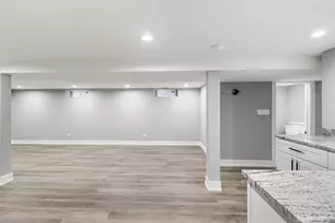 4527 N Newcastle Ave, Harwood Heights, IL 60706 - Photo 16