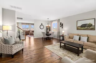 193 Trumpet Vine Cir, Elgin, IL 60124 - Photo 4