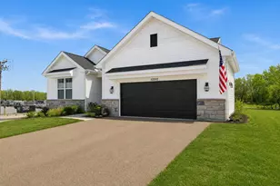 10002 Woodland Dr, Hebron, IL 60034 - Photo 2