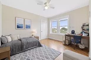 6457 N California Ave, Chicago, IL 60645 - Photo 4