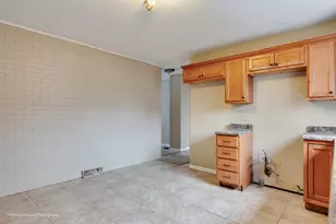 9586 S Colfax Ave, Chicago, IL 60617 - Photo 12