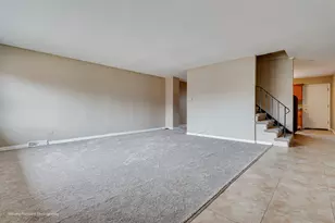9586 S Colfax Ave, Chicago, IL 60617 - Photo 8