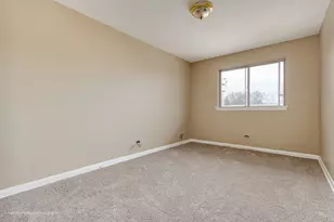 9586 S Colfax Ave, Chicago, IL 60617 - Photo 18