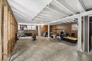 367 Bartram Rd, Riverside, IL 60546 - Photo 16