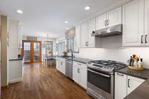 2438 Wendover Dr, Naperville, IL 60565 - Photo 16