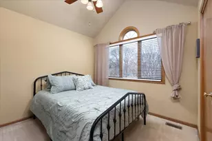 2438 Wendover Dr, Naperville, IL 60565 - Photo 38