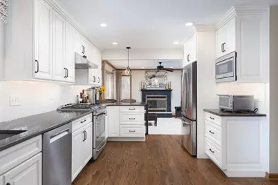 2438 Wendover Drive, Naperville, IL 60565 - Photo 14