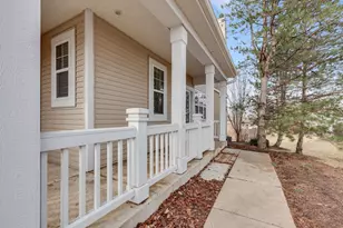 2805 Cattail Ct, Wauconda, IL 60084 - Photo 2