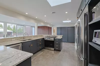 9301 Drake Avenue, Evanston, IL 60203 - Photo 8