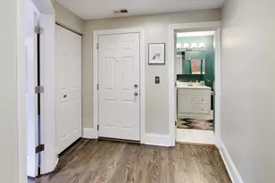 1136 W Pratt Blvd, Chicago, IL 60626 - Photo 4