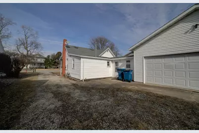 555 E Mulberry Street, Watseka, IL 60970 - Photo 4