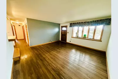 9112 Homestead Lane, Bridgeview, IL 60455 - Photo 6