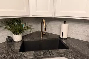 1001 Centurion Ln, Vernon Hills, IL 60061 - Photo 8