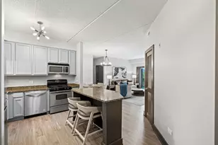 235 N Smith St, Palatine, IL 60067 - Photo 2