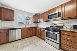 1212 Grandview Ave, Lockport, IL 60441 - Photo 10