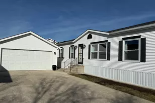 201 Begonia Dr, Matteson, IL 60443 - Photo 2