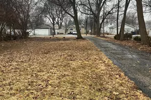 5S661 Wright St, Naperville, IL 60563 - Photo 8