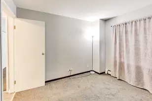 121 Gregory St, Aurora, IL 60504 - Photo 14