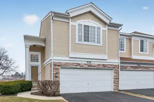 938 Mesa Dr, Elgin, IL 60123 - Photo 2