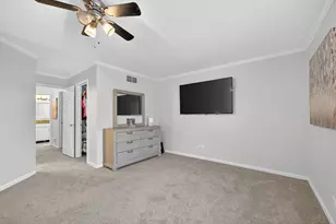 938 Mesa Dr, Elgin, IL 60123 - Photo 16