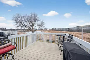 938 Mesa Dr, Elgin, IL 60123 - Photo 12