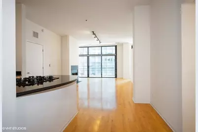 130 S Canal Street #816, Chicago, IL 60606 - Photo 2
