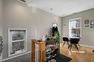 1330 W Roscoe St, Chicago, IL 60657 - Photo 2