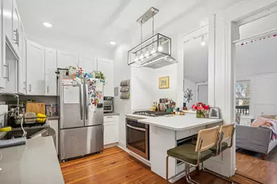 1922 W Wolfram Street, Chicago, IL 60657 - Photo 2