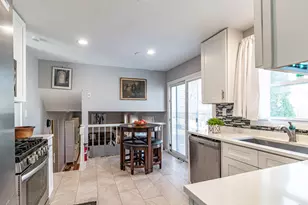 600 Thompson Blvd, Buffalo Grove, IL 60089 - Photo 8