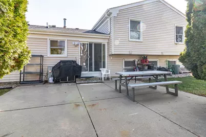 600 Thompson Boulevard, Buffalo Grove, IL 60089 - Photo 24