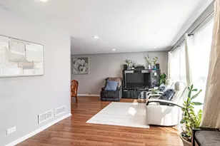 600 Thompson Blvd, Buffalo Grove, IL 60089 - Photo 4